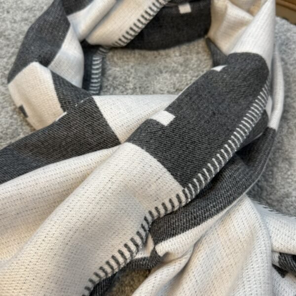 Hermes Šal Grey/White