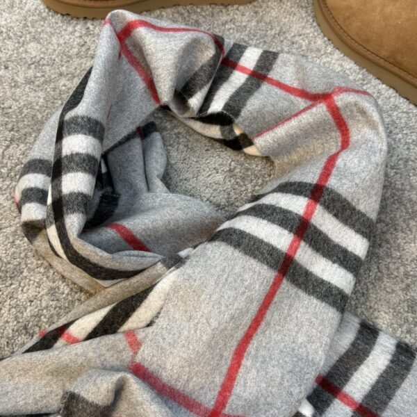 Burberry Šal Grey/Black/Red/White