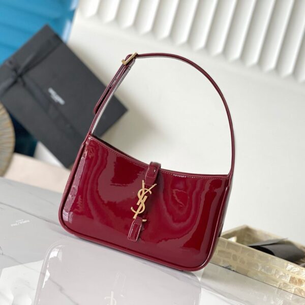 Saint Laurent LE 5 À 7 HOBO "RED"