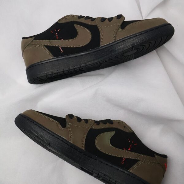 Travis Scott x Air Jordan 1 Low OG "Velvet Brown"