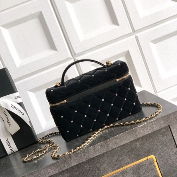 CHANEL Vanity With Chain - Velvet Black