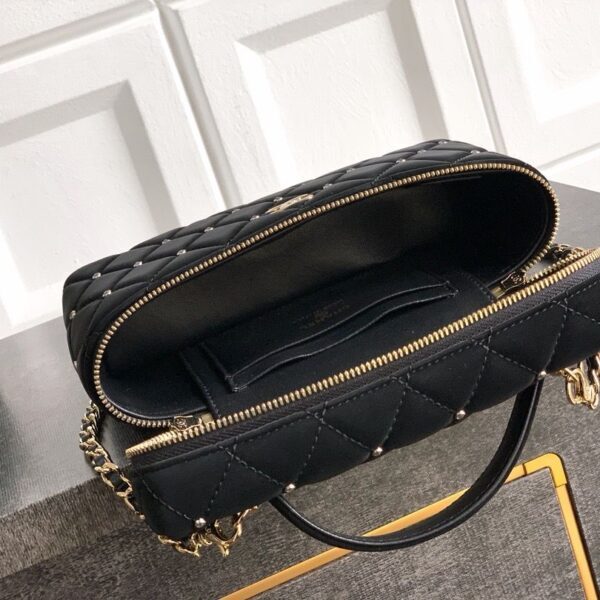 CHANEL Vanity With Chain - Velvet Black