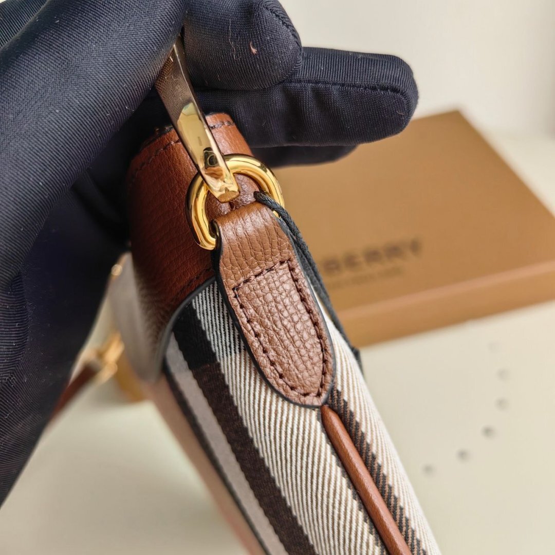 Burberry Peyton Crossbody Bag - Slika 6