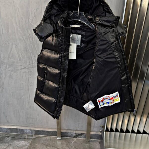 Moncler Black Bormes Hooded Down Prsluk "Black"