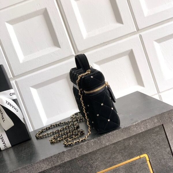 CHANEL Vanity With Chain - Velvet Black