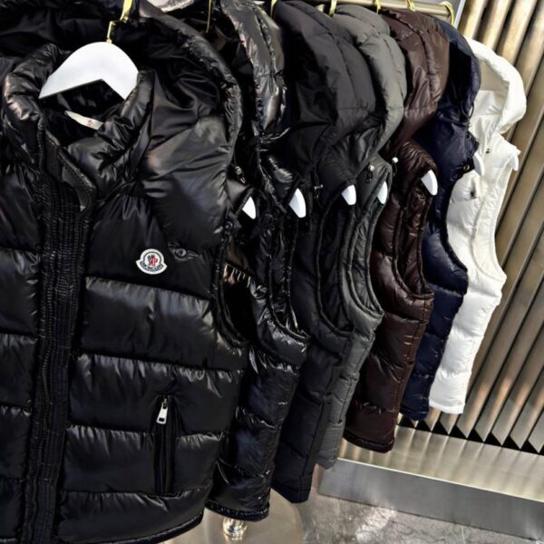 Moncler Black Bormes Hooded Down Prsluk "Black"