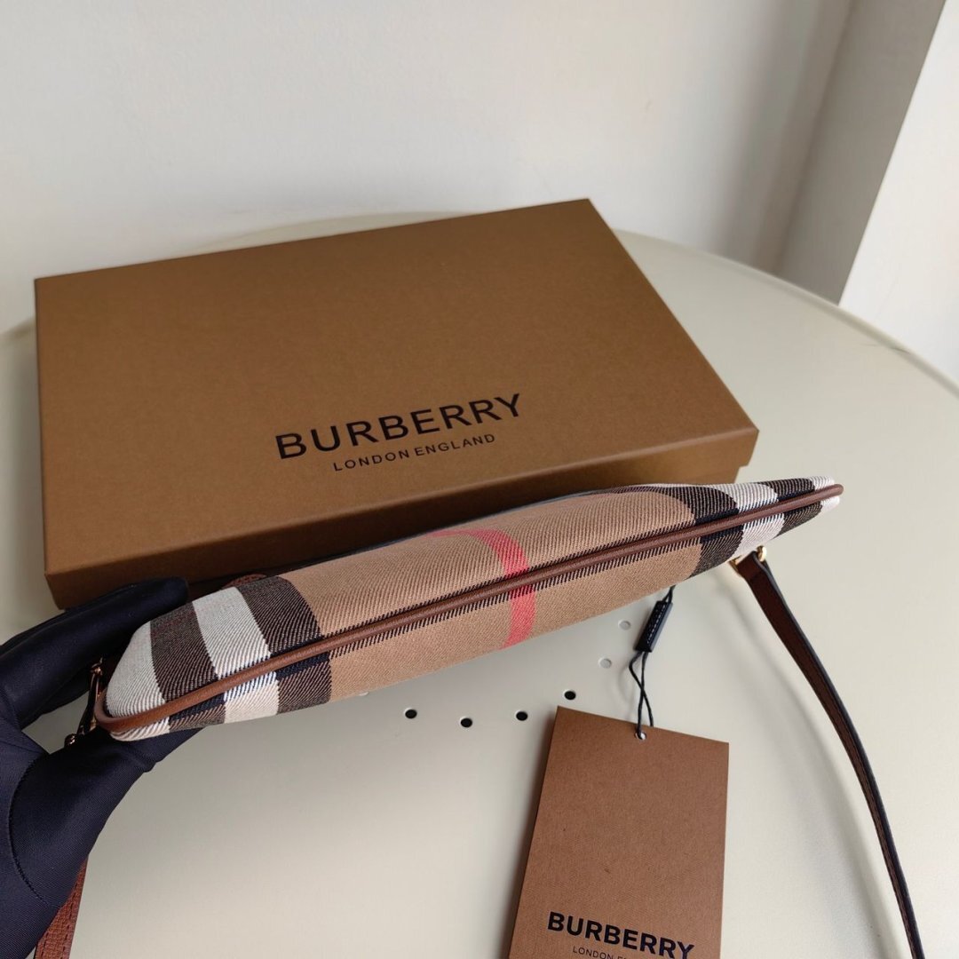 Burberry Peyton Crossbody Bag - Slika 4