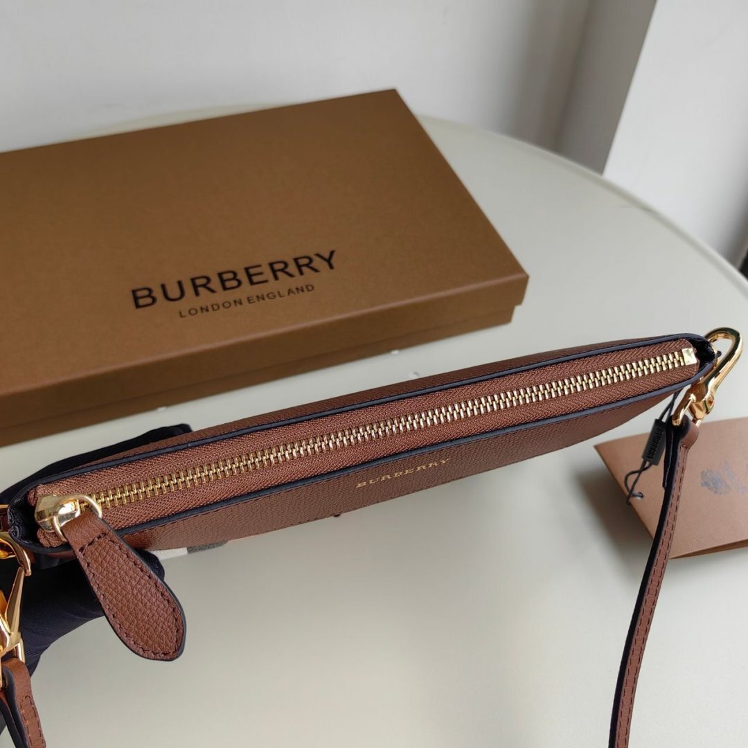 Burberry Peyton Crossbody Bag - Slika 8