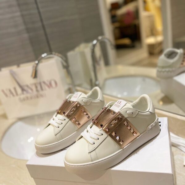 Valentino Garavani Rockstud "White-Rose Gold"