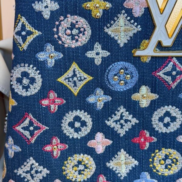 Louis Vuitton Mini Capucines Bag