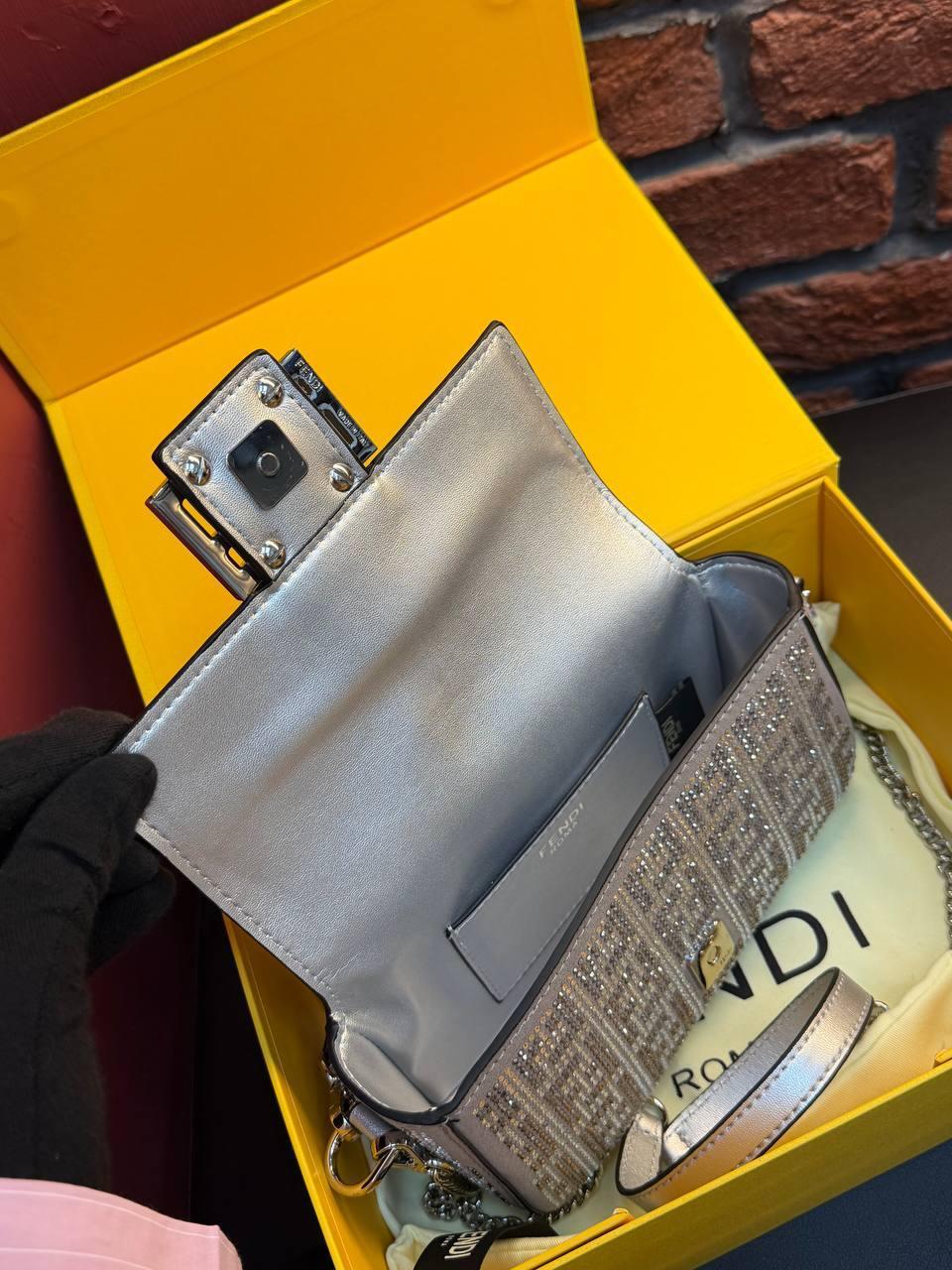 Fendi Mini Baguette Bag - Slika 8