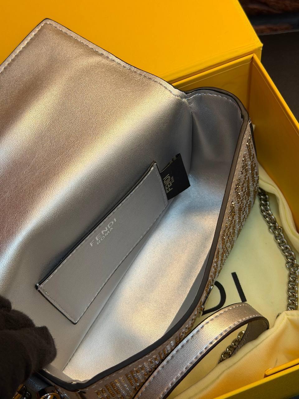 Fendi Mini Baguette Bag - Slika 9