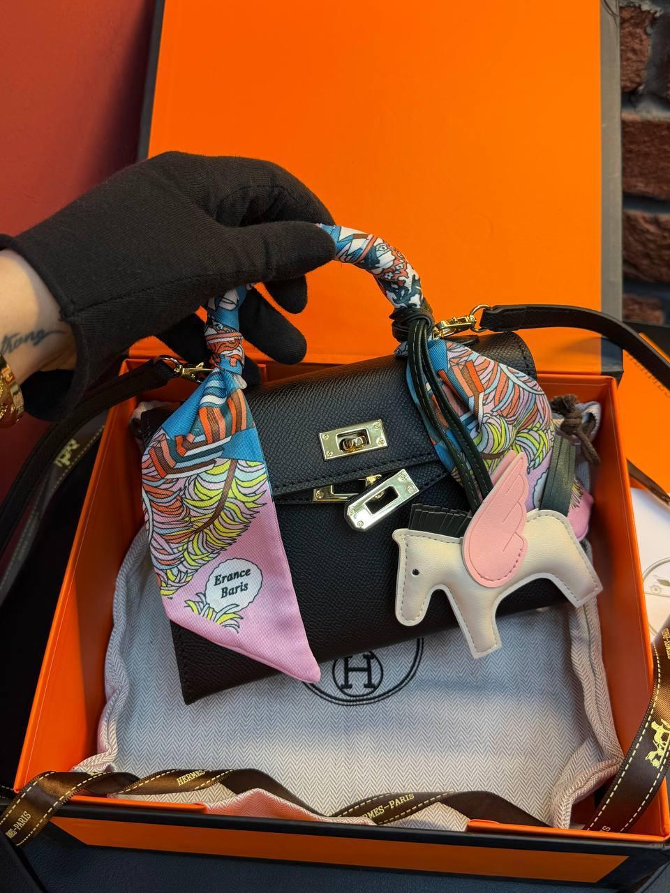 Hermes Kelly 19 "Black"