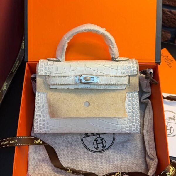 Hermes Kelly 19 "White"