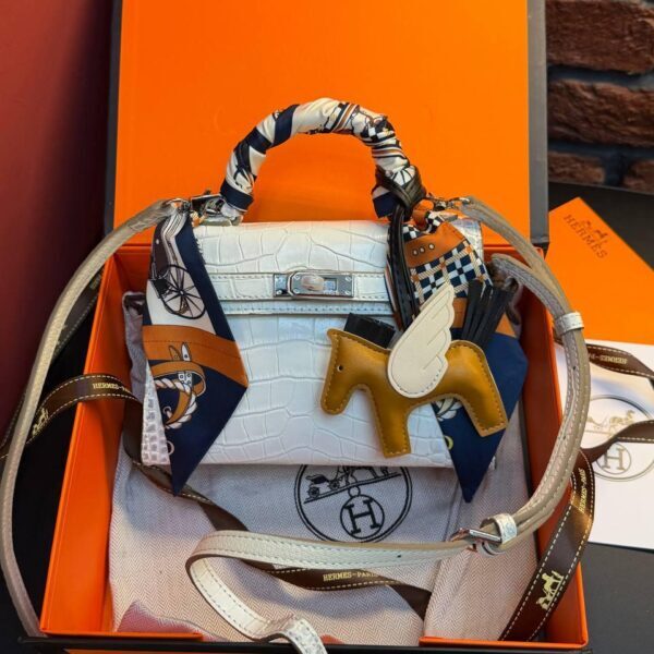 Hermes Kelly 19 "White"