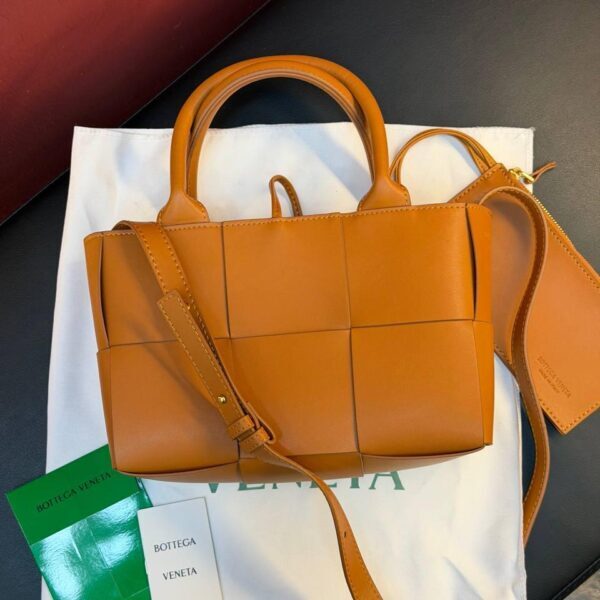 Bottega Veneta Arco Tote Bag "Brown"