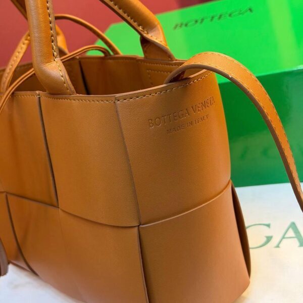 Bottega Veneta Arco Tote Bag "Brown"