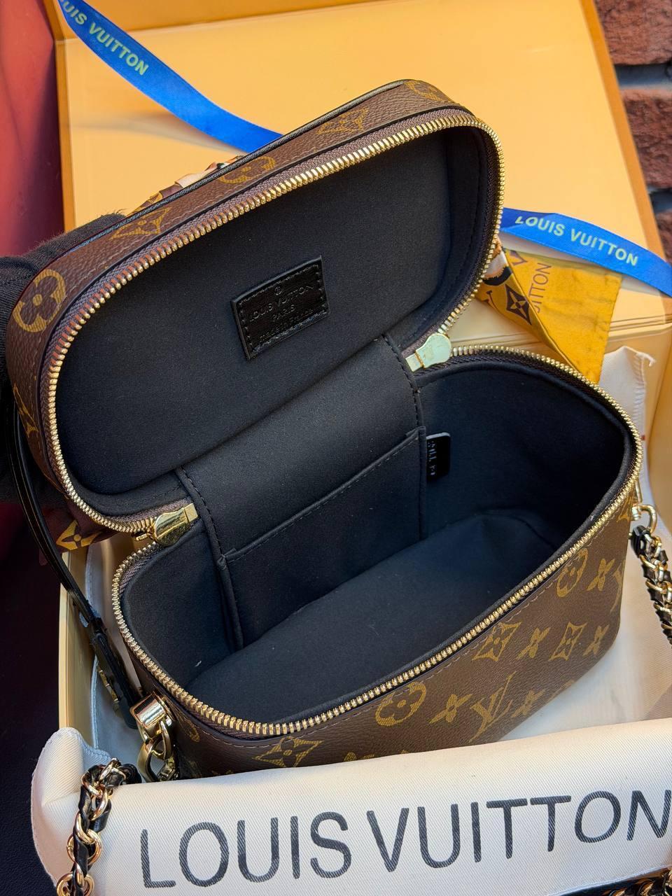 Louis Vuitton Vanity PM Monogram Reverse - Slika 12