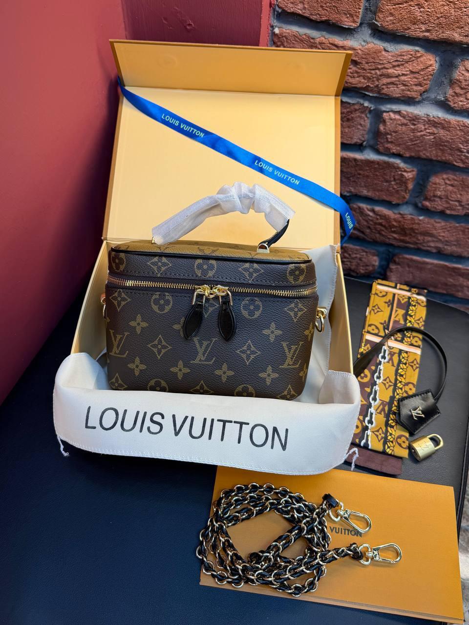 Louis Vuitton Vanity PM Monogram Reverse - Slika 11