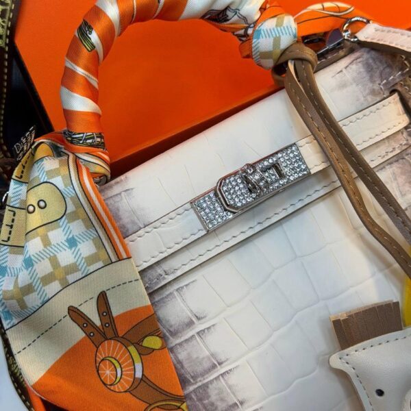 Hermes Kelly 19 "White"