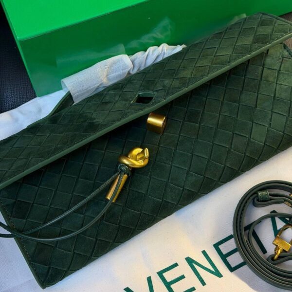 Bottega Veneta Andiamo Clutch "Green"