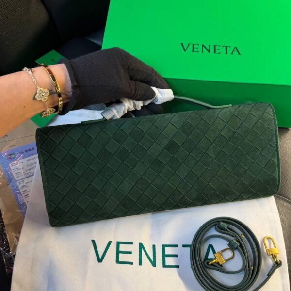 Bottega Veneta Andiamo Clutch "Green"