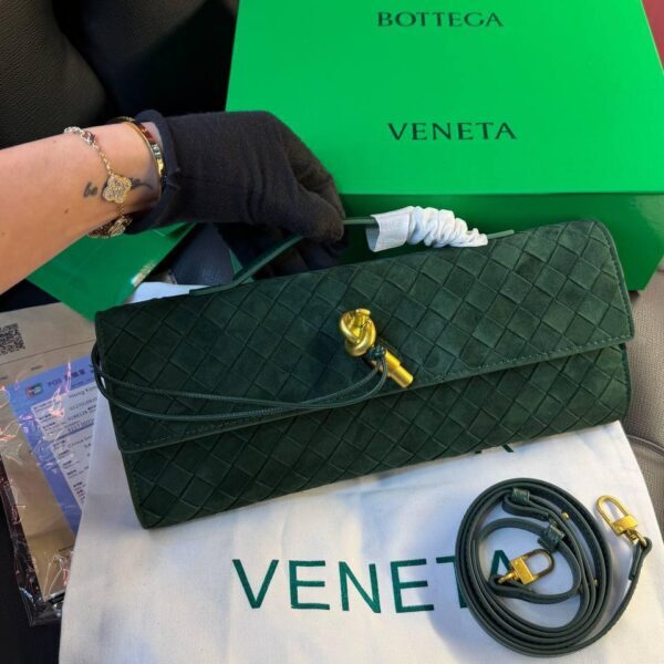 Bottega Veneta Andiamo Clutch "Green"