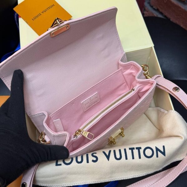 Louis Vuitton Pochette Métis East West Monogram Canvas