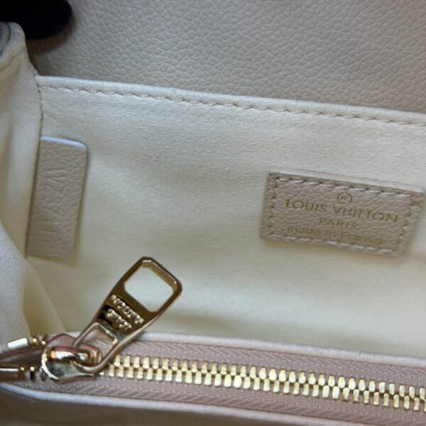 Louis Vuitton Pochette Métis East West Monogram Canvas v2