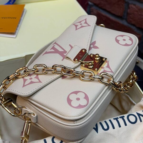 Louis Vuitton Pochette Métis East West Monogram Canvas v2