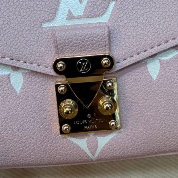 Louis Vuitton Pochette Métis East West Monogram Canvas v3