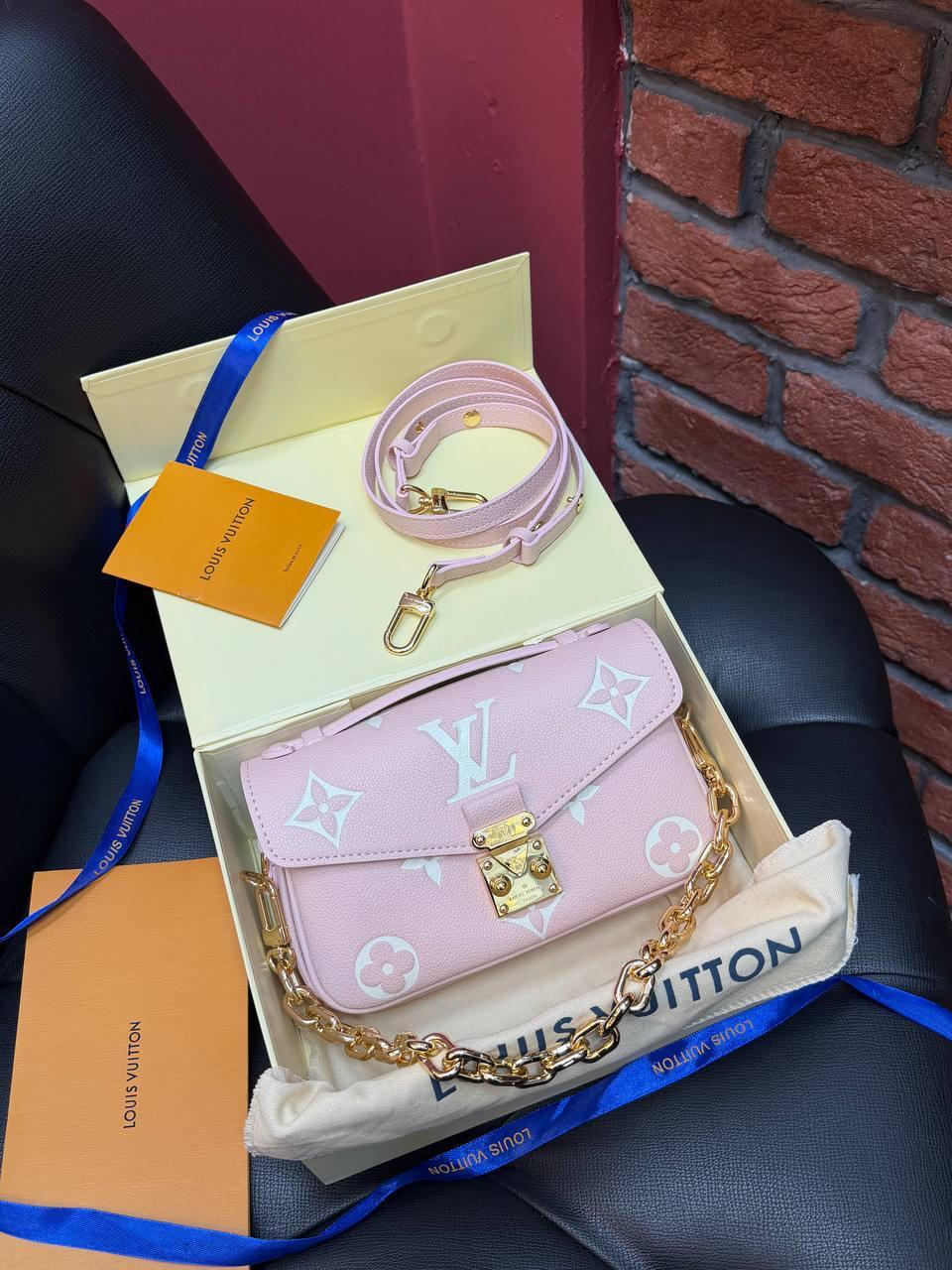 Louis Vuitton Pochette Métis East West Monogram Canvas v3 - Slika 10