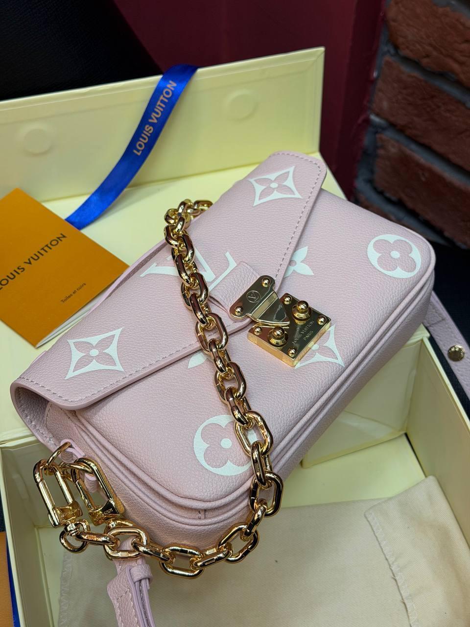 Louis Vuitton Pochette Métis East West Monogram Canvas v3 - Slika 16