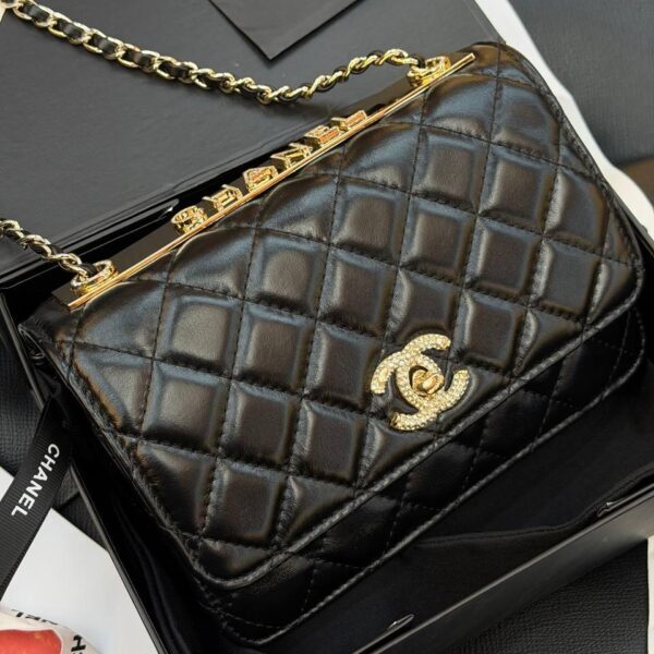CHANEL Wallet On Chain "Black"