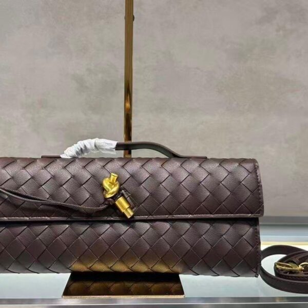 Bottega Veneta Andiamo Clutch "Dark Brown"
