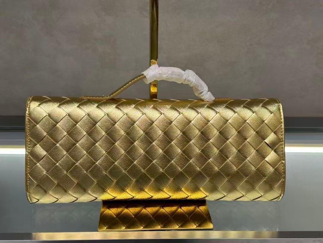 Bottega Veneta Andiamo Clutch "Gold" - Slika 3