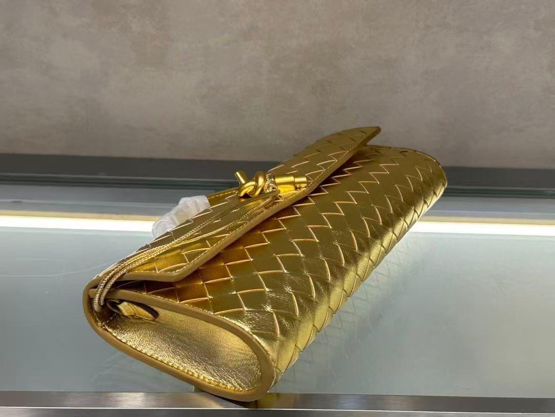 Bottega Veneta Andiamo Clutch "Gold" - Slika 4