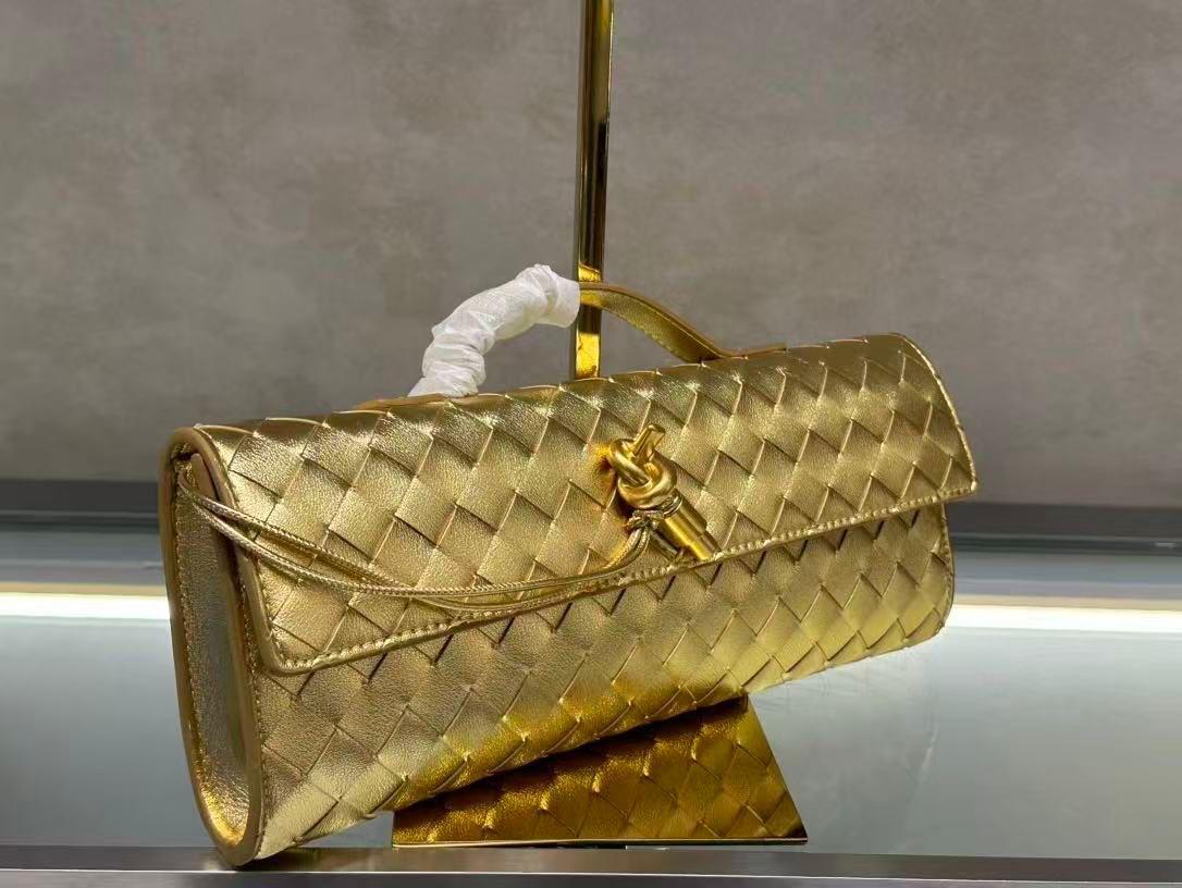 Bottega Veneta Andiamo Clutch "Gold" - Slika 5
