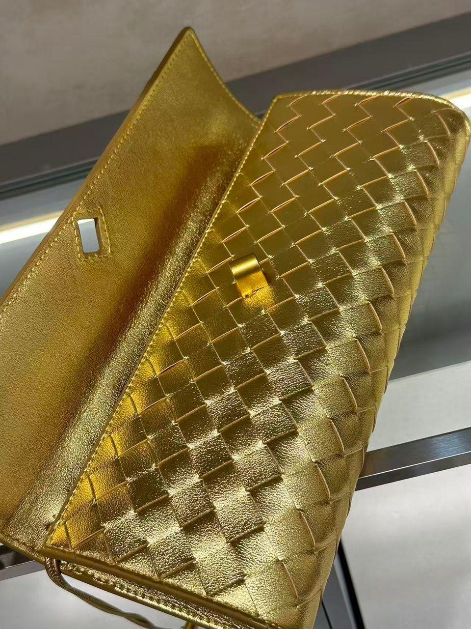 Bottega Veneta Andiamo Clutch "Gold" - Slika 6
