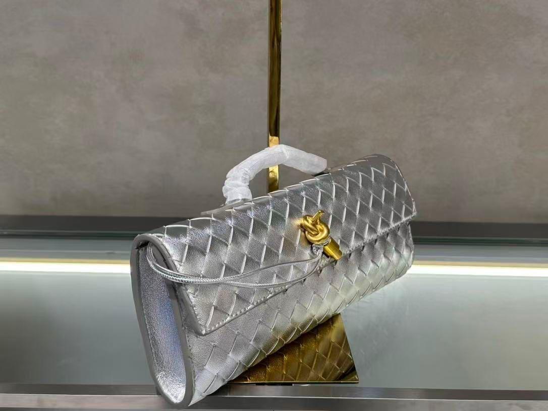 Bottega Veneta Andiamo Clutch "Silver" - Slika 8