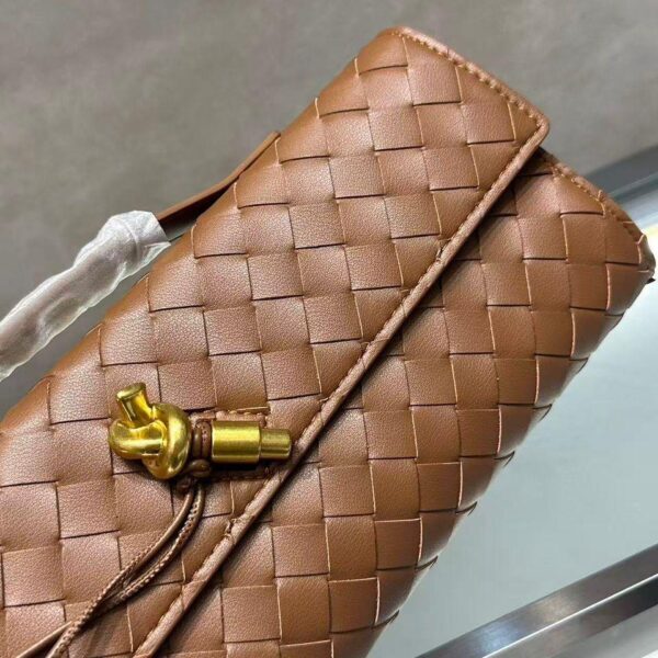 Bottega Veneta Andiamo Clutch "Brown"