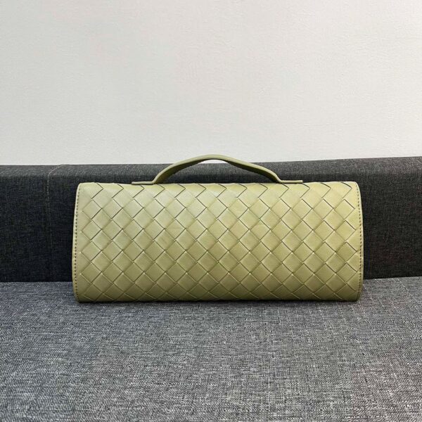 Bottega Veneta Andiamo Clutch "Green"