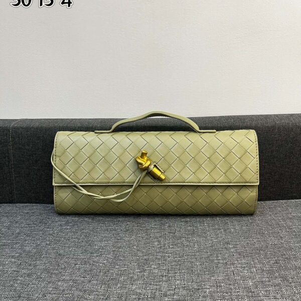Bottega Veneta Andiamo Clutch "Green"