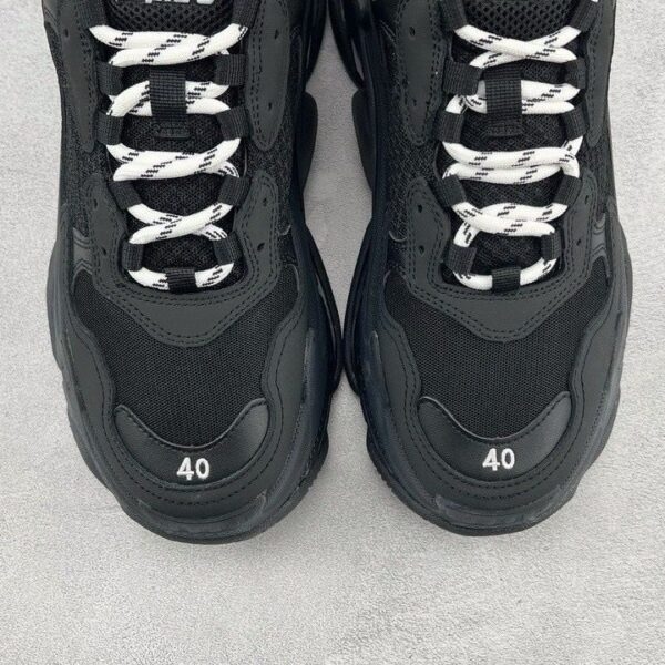 Balenciaga "Black"